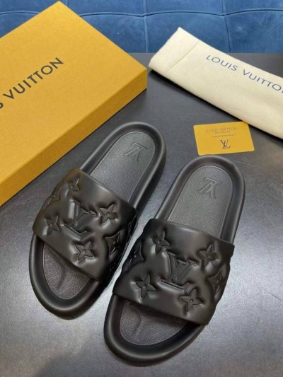 Шлепанцы Louis Vuitton