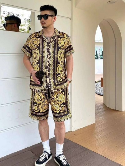 Прогулочный костюм Versace