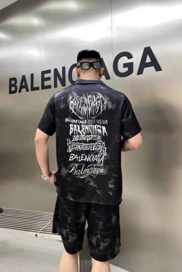 Прогулочный костюм Balenciaga