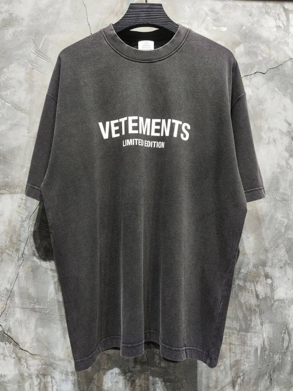 Футболка Vetements