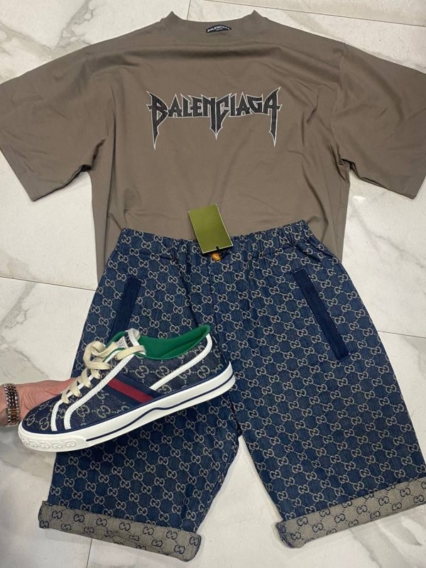 Футболка Balenciaga