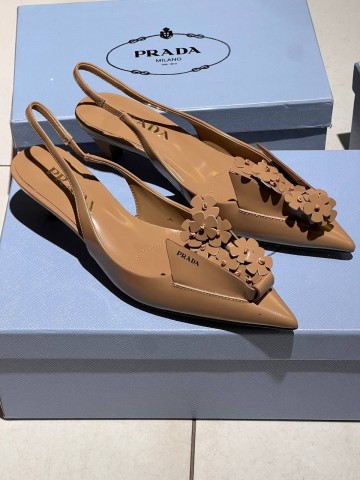 Босоножки Prada