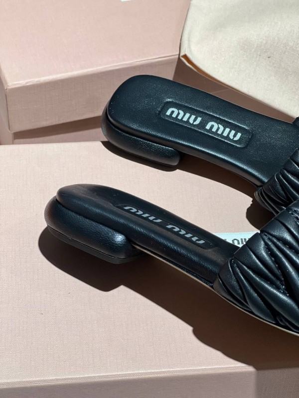 Шлепанцы MIU MIU