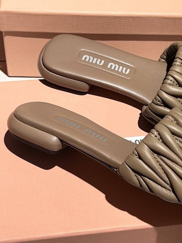 Шлепанцы MIU MIU