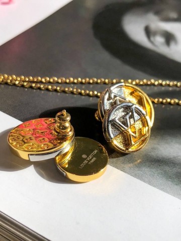 Серьги Louis Vuitton