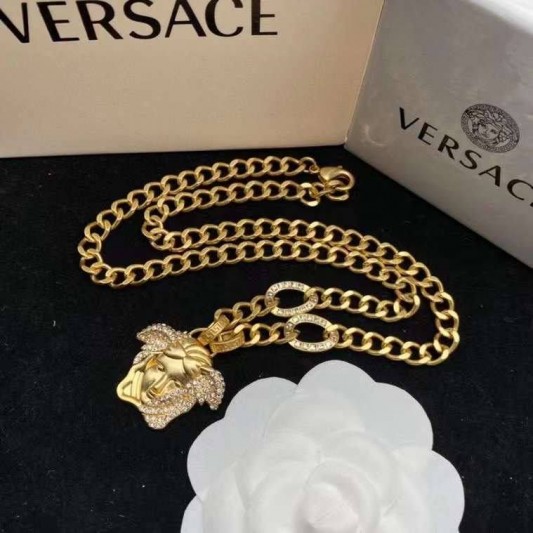 Кулон Versace