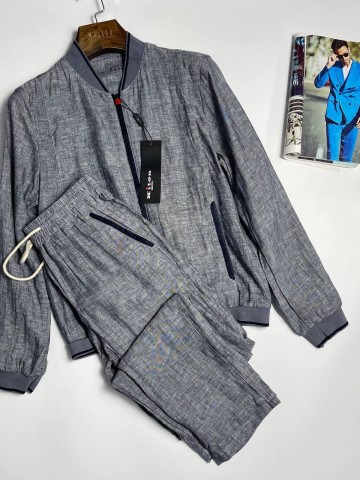 Льняной костюм Kiton