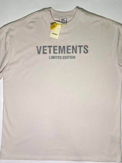 Футболка Vetements