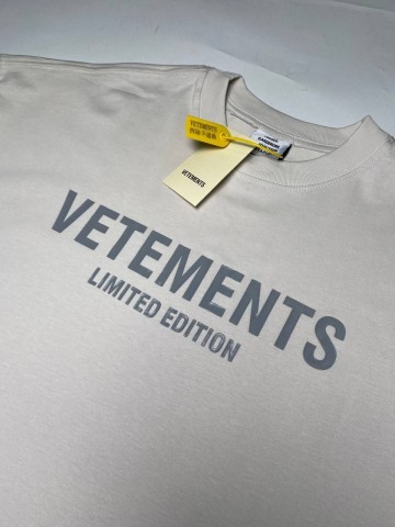 Футболка Vetements