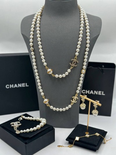 Серьги CHANEL