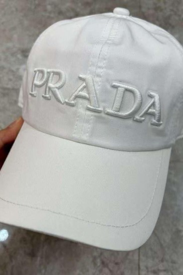 Кепка Prada