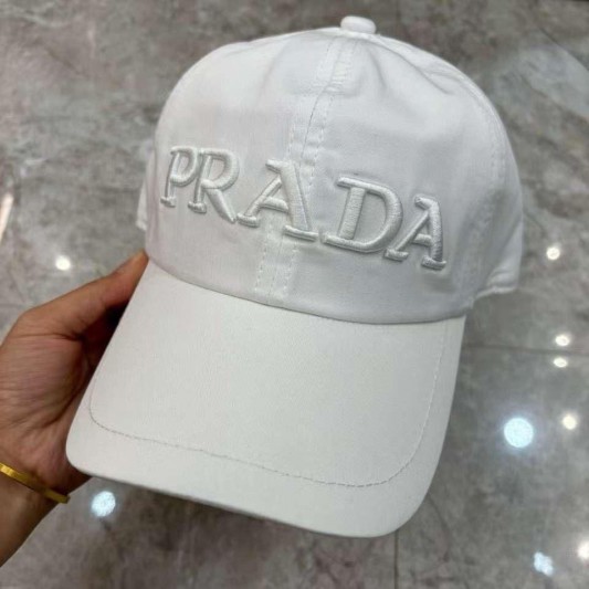 Кепка Prada