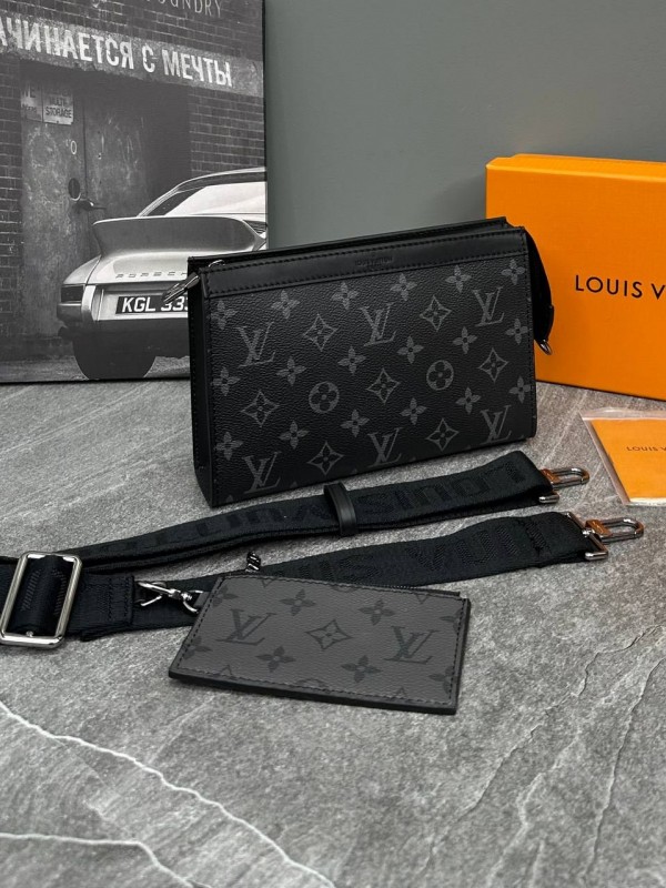 Сумка-мессенджер Louis Vuitton