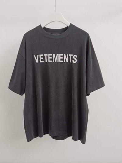 Футболка Vetements