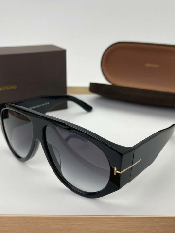Солнцезащитные очки Tom Ford
