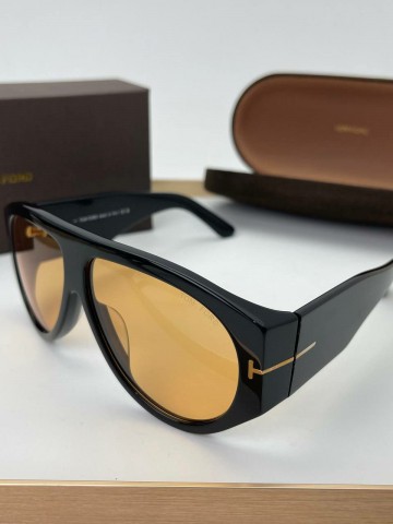 Солнцезащитные очки Tom Ford