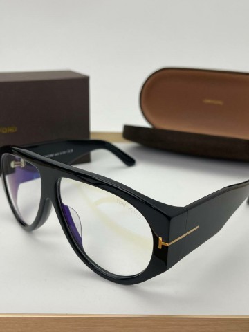 Солнцезащитные очки Tom Ford