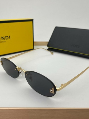 Солнцезащитные очки Fendi