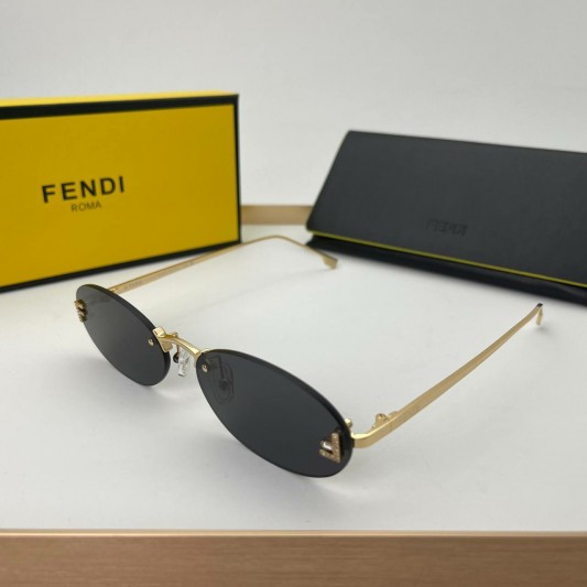 Солнцезащитные очки Fendi