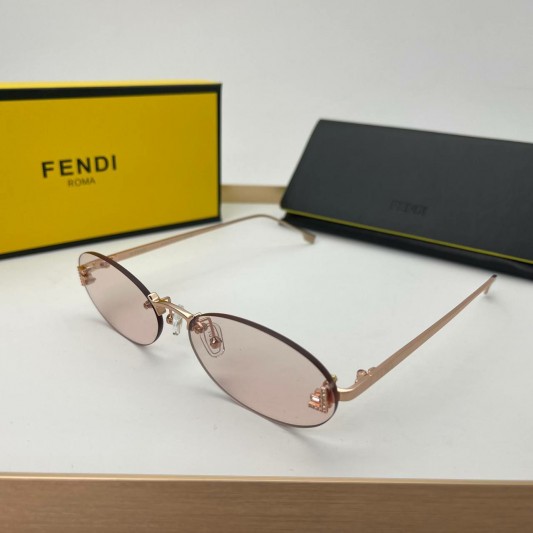 Солнцезащитные очки Fendi