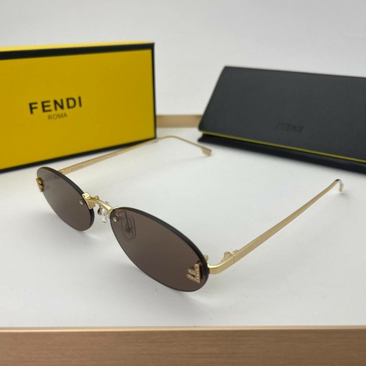 Солнцезащитные очки Fendi