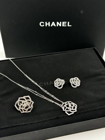 Колье CHANEL