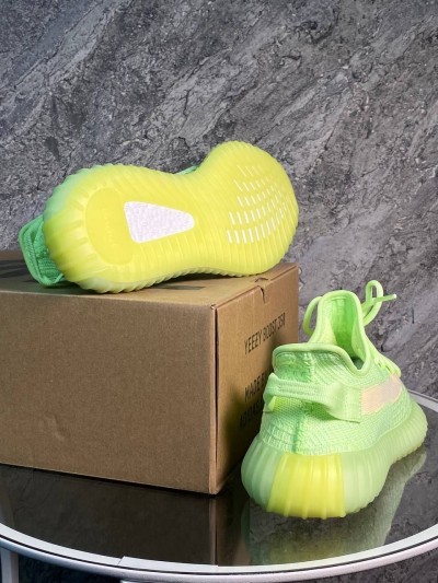 Кроссовки Yeezy