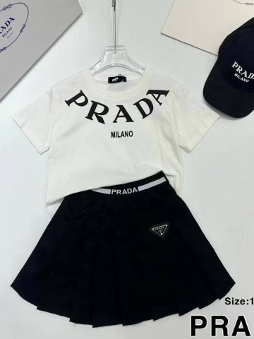 Костюм Prada