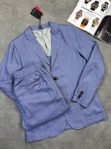 Льняной костюм Kiton