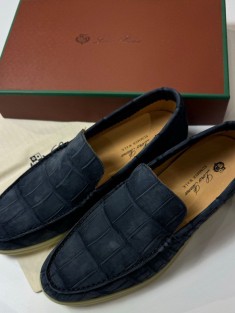 Лоферы Loro Piana из кожи крокодила