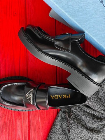 Лоферы Prada
