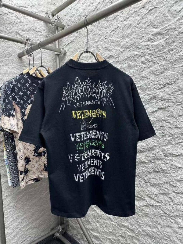 Футболка Vetements