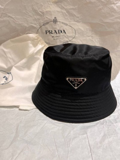 Панама Prada