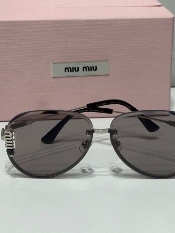 Солнцезащитные очки MIU MIU