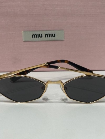 Солнцезащитные очки MIU MIU