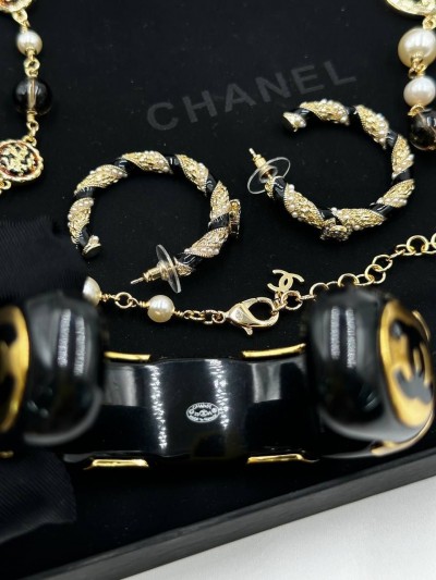 Серьги CHANEL