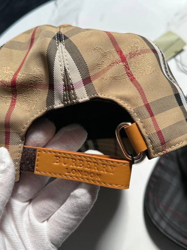 Кепка Burberry