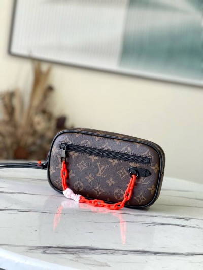 Клатч Louis Vuitton