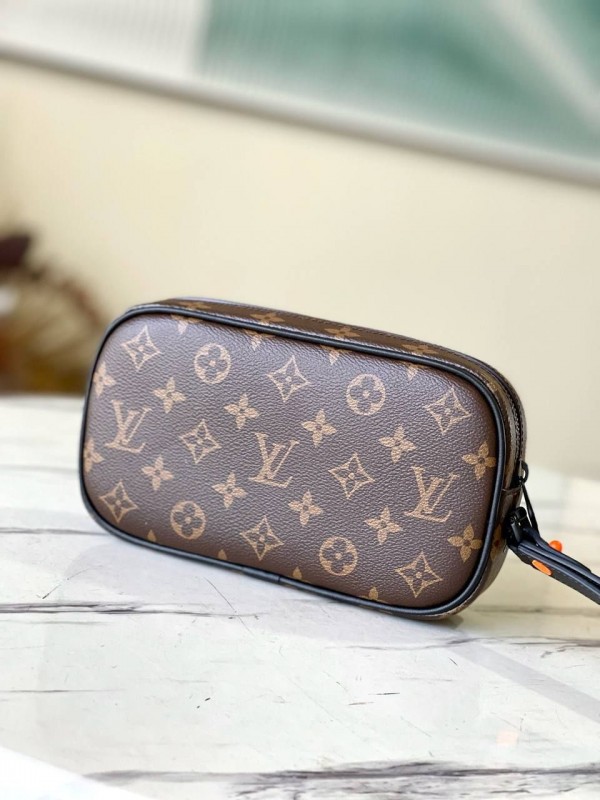 Клатч Louis Vuitton