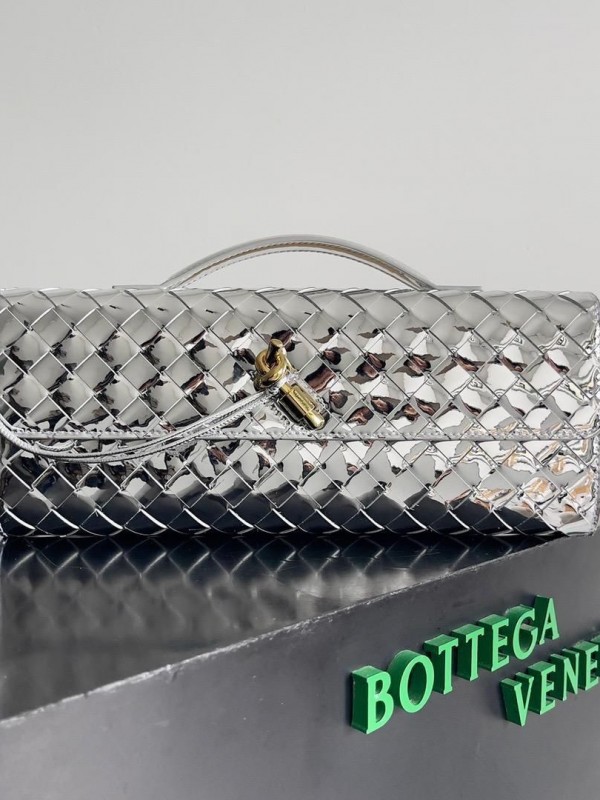 Клатч Bottega Veneta