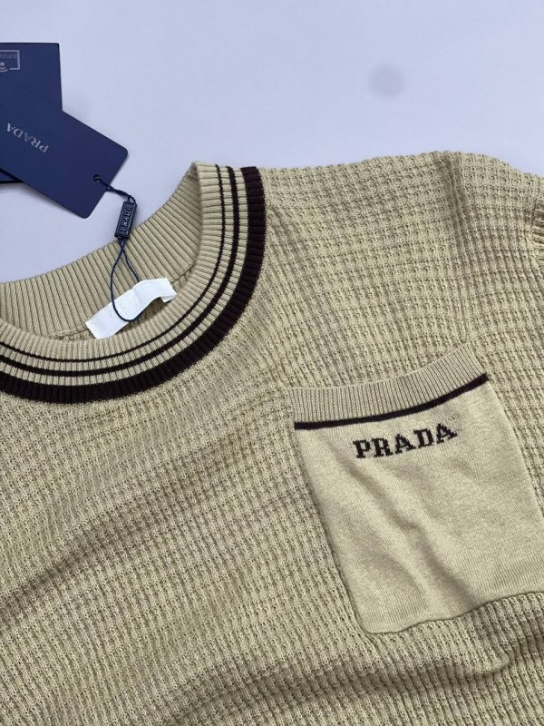 Трикотажная футболка Prada