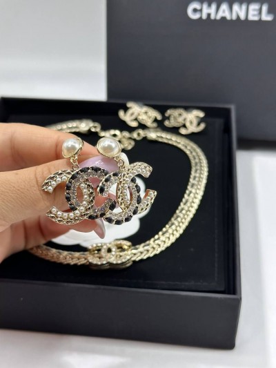 Серьги CHANEL