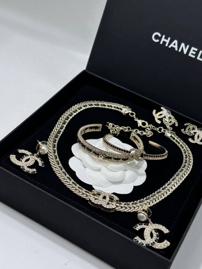 Серьги CHANEL