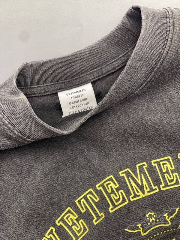 Футболка Vetements