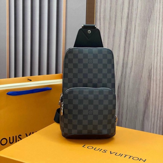 Сумка-слинг Louis Vuitton