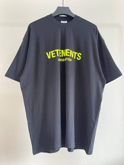 Футболка Vetements