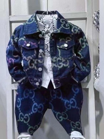 Костюм Gucci