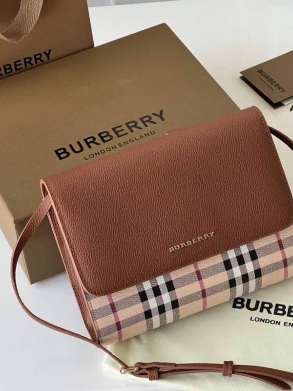 Сумка Burberry