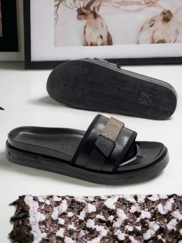 Шлепанцы Louis Vuitton