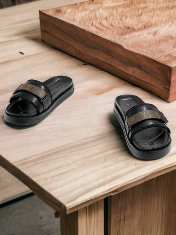 Шлепанцы Louis Vuitton